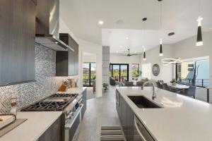 Køkken eller tekøkken på THE COSMOS SUN at Copper Rock!