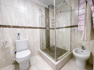 Ένα μπάνιο στο Rondevoux 17 +25 φωτογραφίες