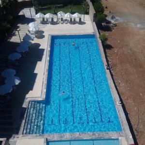 an overhead view of a swimming pool at RiLen-House in Akbük