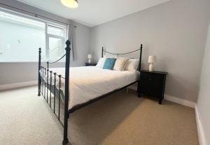 Φωτογραφία από το άλμπουμ του Bright Bungalow with 3 bedrooms and Garden in Porthlevan σε Porthleven