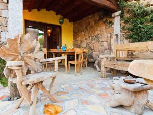 A restaurant or other place to eat at Smart Appart Villa Patrizia