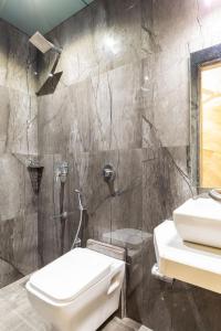 Koupelna v ubytování O Rooms Near Mumbai international Airport