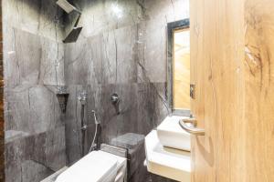 Koupelna v ubytování O Rooms Near Mumbai international Airport