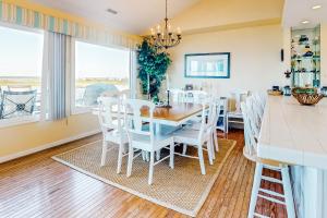 Gallery image of Eternal Sunset in Surf City