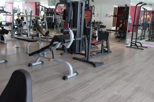 Fitness centrum a/nebo fitness zařízení v ubytování Grand avenue condo Soi Boaukow