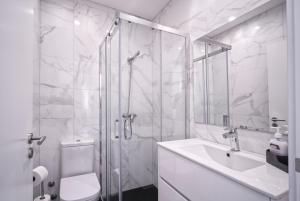 Ένα μπάνιο στο Apartment Ocean Baleal with AC +11 φωτογραφίες