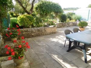 Ảnh trong thư viện ảnh của Charmant gîte familial avec terrasse, garage et jardin clos à Pont-la-Ville - FR-1-611-35 ở Pont-la-Ville