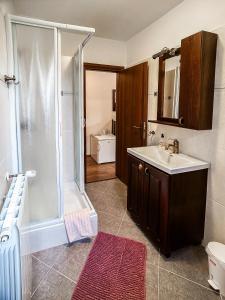 Ένα μπάνιο στο Apartments and rooms with parking space Palit, Rab - 21755 +31 φωτογραφίες
