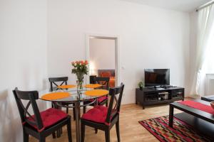 Telewizja i/lub zestaw kina domowego w obiekcie Apartment Theresiengasse