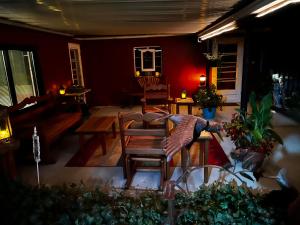 Gallery image of Delightful Patio Retreat with Pool Table in South KC in Kansas City