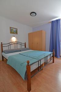 Postel nebo postele na pokoji v ubytování Kobale 1