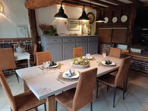 Fotografie z fotogalerie ubytování Les Gabelous - chambre d'hôtes avec petit-déjeuner à Viroinval v destinaci Dourbes