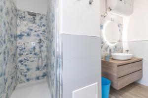 Koupelna v ubytování Quarzo Modern Rooms + 37 fotografií