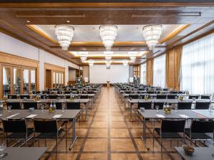 Restauracja lub miejsce do jedzenia w obiekcie Pullman Stuttgart Fontana