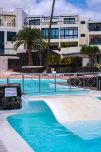 Zdjęcie z galerii obiektu vivienda Vacacional AUDREY en playa roca w Costa Teguise
