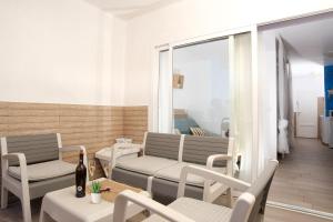 Zdjęcie z galerii obiektu vivienda Vacacional AUDREY en playa roca w Costa Teguise
