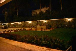 Aed väljaspool majutusasutust Hotel NT Grand Yercaud