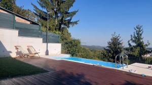 Bazén v ubytování ZAGREB HOUSE MEDVEŠČINA/WITH POOL nebo v jeho okolí