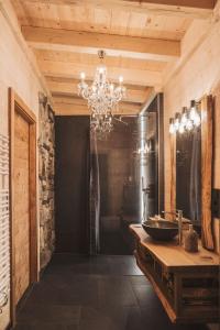 Koupelna v ubytování Romantikchalet