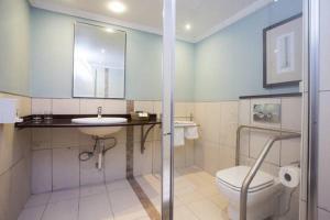 A bathroom at Phakalane Golf Estate Hotel Resort