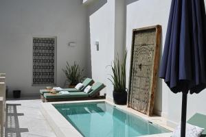 Piscina de la sau aproape de Numa Marrakech