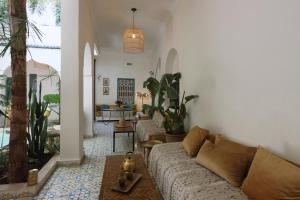 Posezení v ubytování Riad NaaNaa Bed & Breakfast