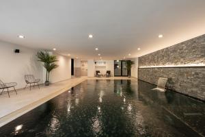 Bazén v ubytování Melchtal Resort Apart Hotel nebo v jeho okolí