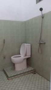 Koupelna v ubytování Hotel Tentrem Syariah