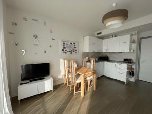 Virtuvė arba virtuvėlė apgyvendinimo įstaigoje Stupendo appartamento in Fiera Milano-Up Town