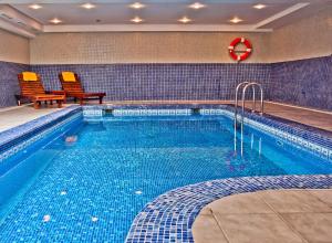 Bazén v ubytování BQ Apolo Hotel nebo v jeho okolí