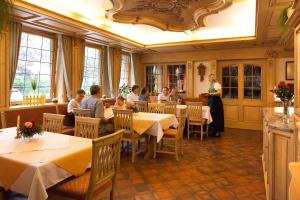 Restaurace v ubytování Hotel - Landgasthof Rebstock