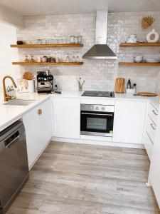 Cucina o angolo cottura di Cosy Home Byron Bay