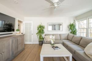 a living room with a couch and a table at 4221 Urban oasis in Hillcrest Mission Hills in San Diego