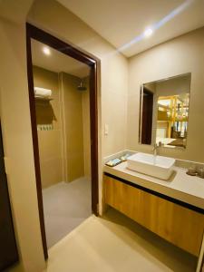Koupelna v ubytování Aloha Boracay Hotel