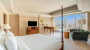 TV a/nebo společenská místnost v ubytování Mövenpick Hotel Al Khobar