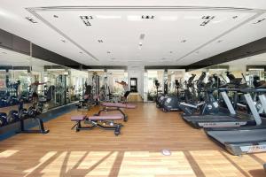 Fitness centrum a/nebo fitness zařízení v ubytování StoneTree - Modern Style of Studio in Resortz by Danube