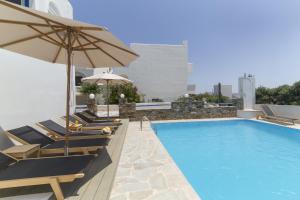 The swimming pool at or close to Hotel Semeli