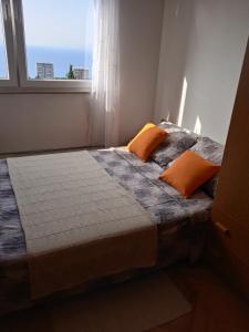 Adria - studio apartman tesisinde bir odada yatak veya yataklar