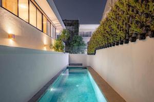 Bazén v ubytování Town House REX nebo v jeho okolí