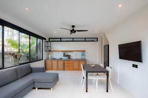 TV a/nebo společenská místnost v ubytování Town House REX