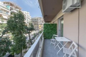 En balkon eller terrasse på Afroditi Suite