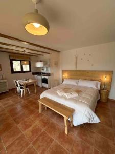 Postel nebo postele na pokoji v ubytování Vistas Del Maestrazgo apartamentos Rurales