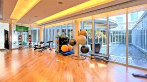 Fitness centrum a/nebo fitness zařízení v ubytování The Address Dubai Mall - Burj Khalifa View