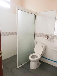 Ένα μπάνιο στο Khao-Sok Bed and Breakfast +73 φωτογραφίες