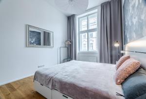 Posteľ alebo postele v izbe v ubytovaní Elegant apartments located in the centre of Prague