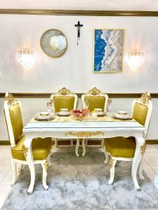 Χώρος καθιστικού στο RK Maisson Roiyale Palmdale Heights Pasig