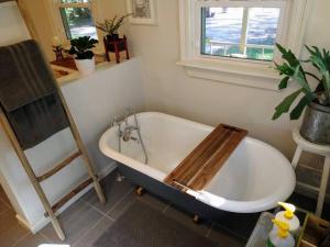 Un baño de Gingerbird Art Suite
