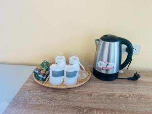 Koh Yao Modern Inn -SHA Plus的咖啡和沏茶工具