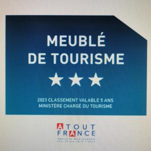 Et logo, certifikat, skilt eller en pris der bliver vist frem på Gîte La Lancieutine Proche Plages 4 Personnes