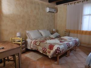 Ένα ή περισσότερα κρεβάτια σε δωμάτιο στο Bbsupottai